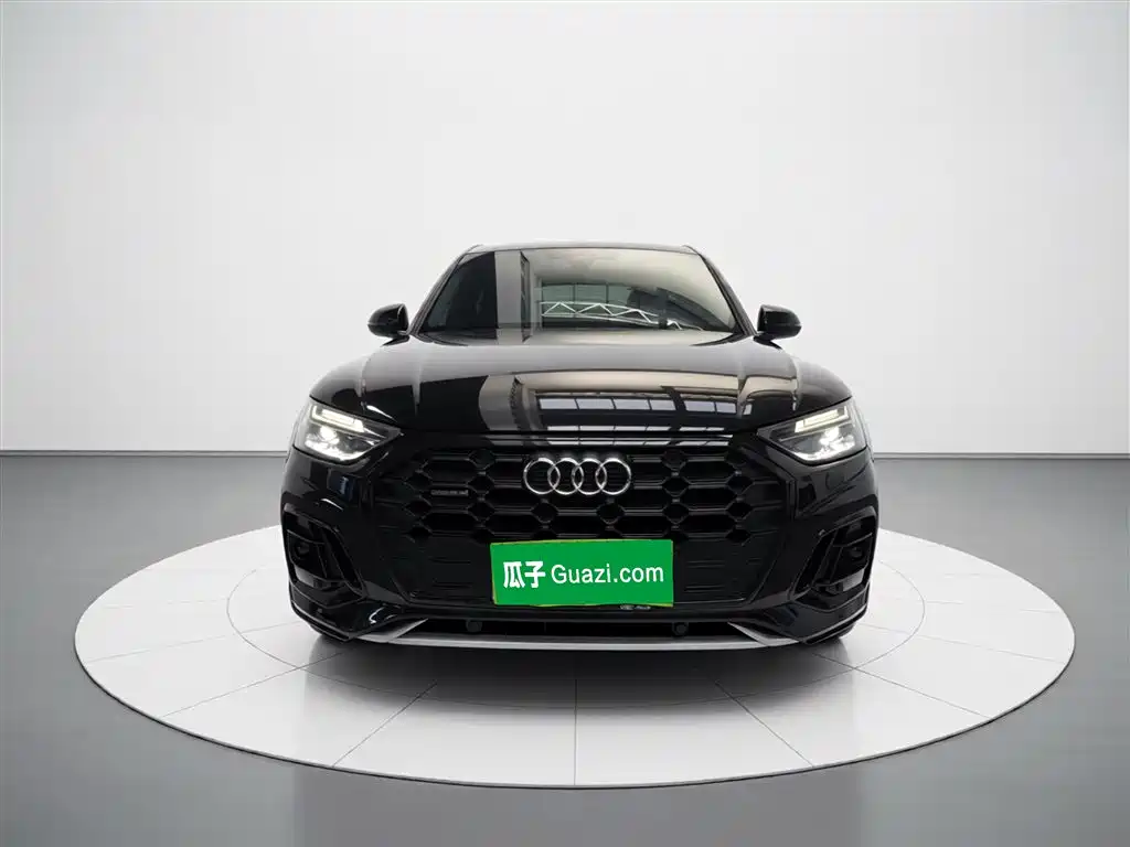 Audi Q5L 2025 45th Anniversary Collector's Edition 40 TFSI Luxurious and Dynamic купить на сайте DeffCars