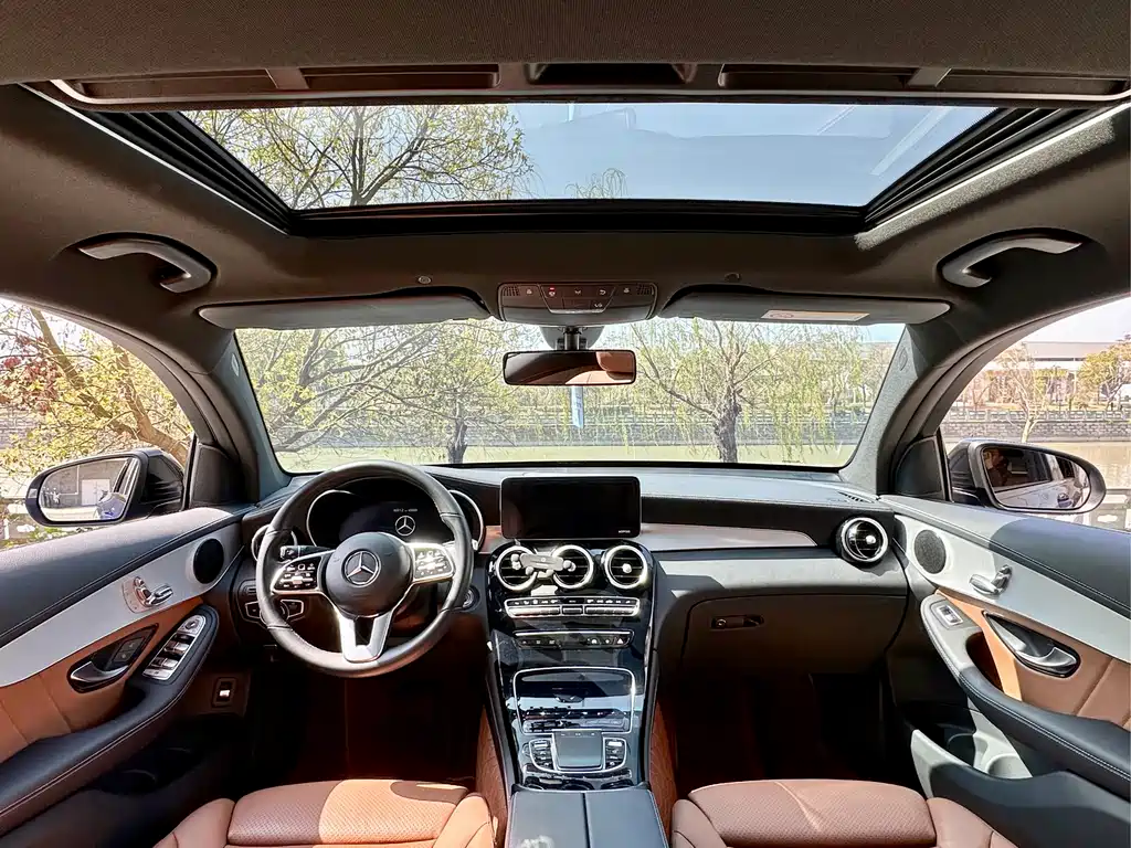 Mercedes-Benz GLC Coupe 2020 GLC 260 4MATIC Coupe SUV купить на сайте DeffCars