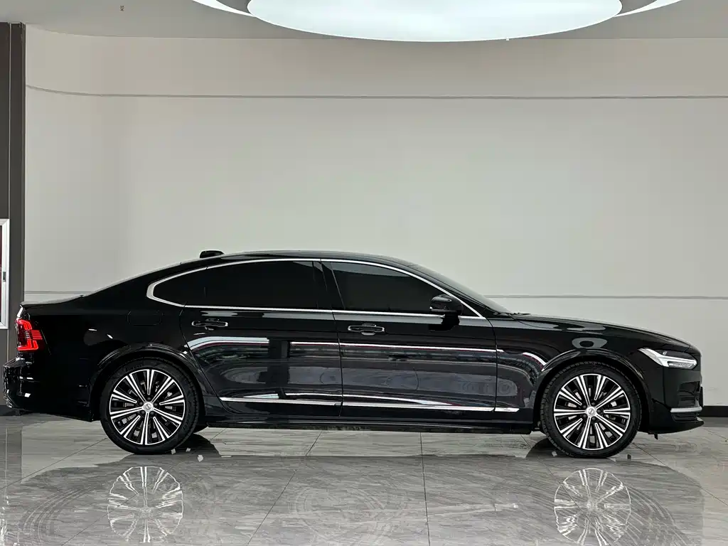 Volvo S90 2023 B5 Zhiyuan Luxury Edition купить на сайте DeffCars