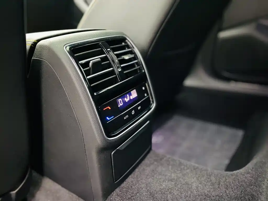 FAW-Volkswagen CC 2023 380TSI eye-catching version купить на сайте DeffCars