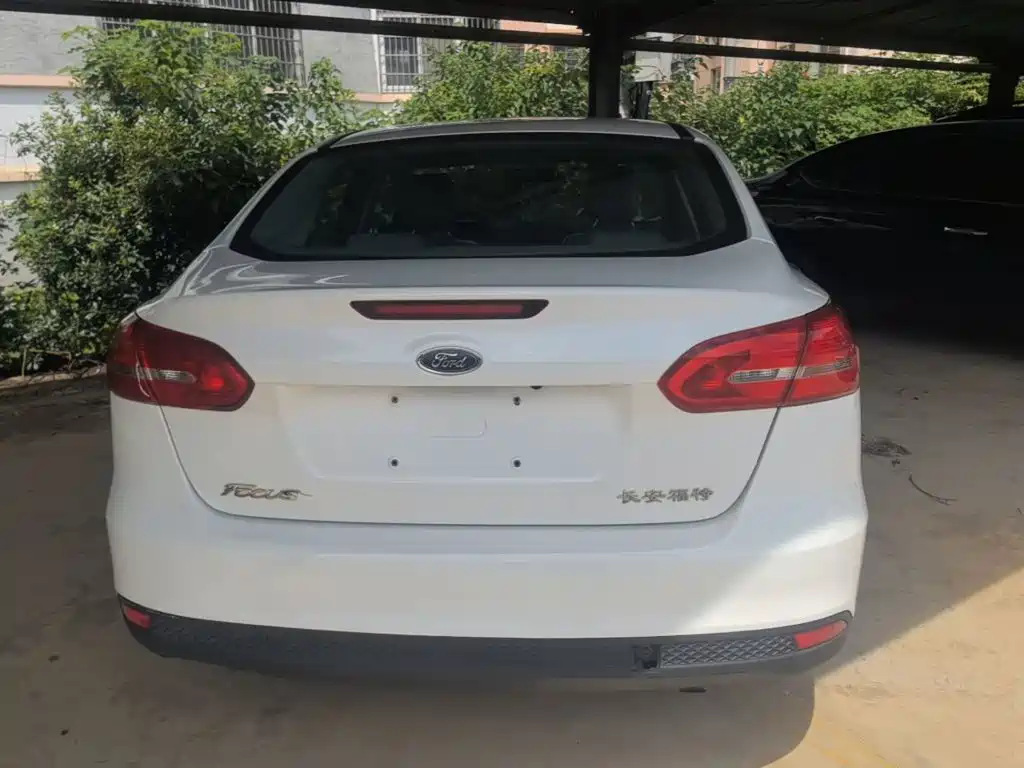 Focus 2015款 三厢 1.6L 自动舒适型 купить на сайте DeffCars