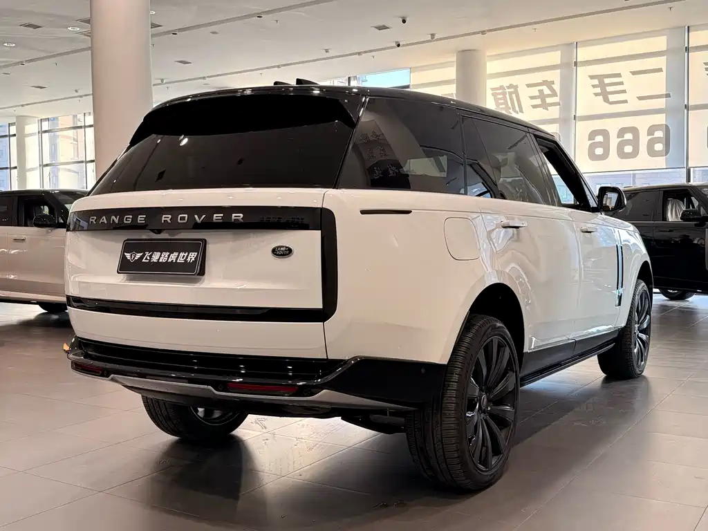Range Rover 2024 3.0 L6 400PS Extended Edition купить на сайте DeffCars