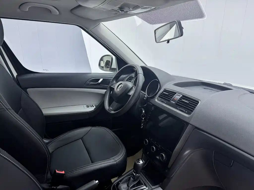 Yeti 2017 TSI280 DSG forward version купить на сайте DeffCars