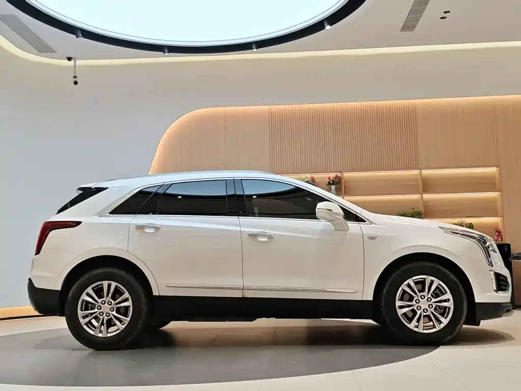 Cadillac XT5 2022 2.0T two-wheel drive luxury model купить на сайте DeffCars