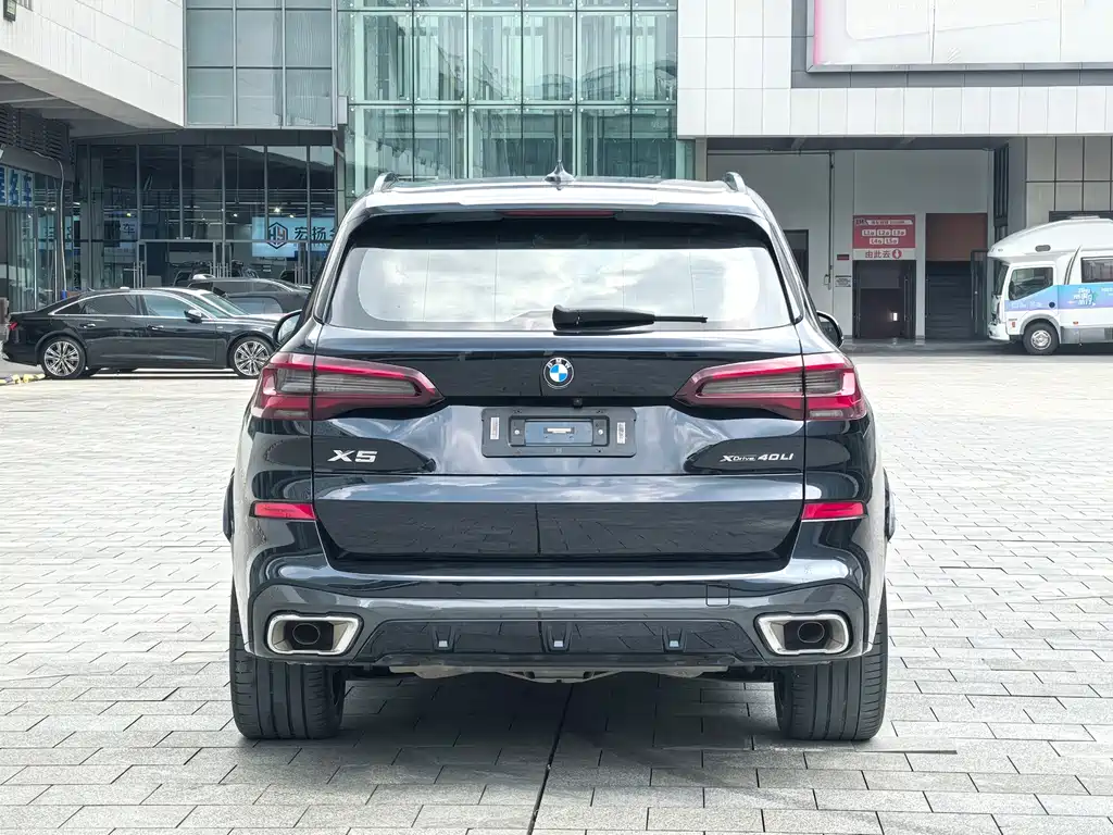 BMW X5 2022 facelift xDrive 40Li M sports package купить на сайте DeffCars