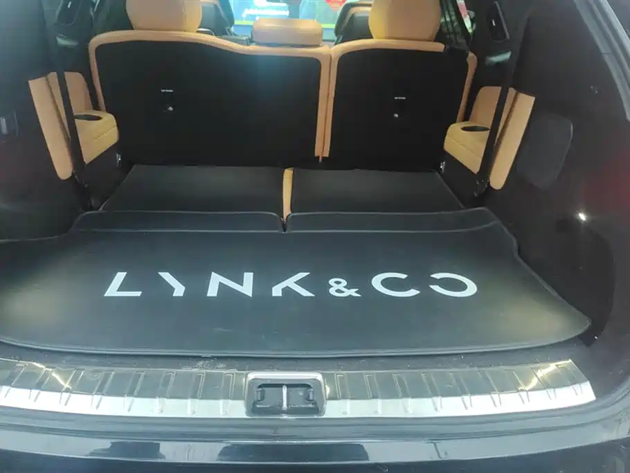 Lynk & Co 09 EM-P 2024 2.0TD EM-P four-wheel drive PLUS seven seats купить на сайте DeffCars