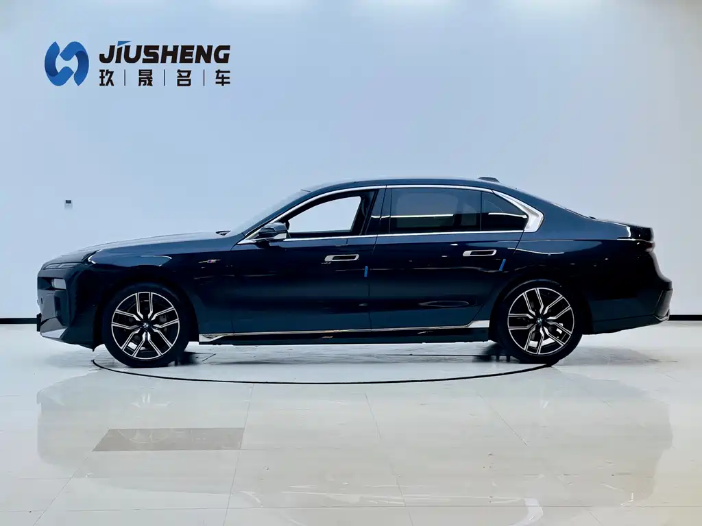 BMW 7 Series 2023 735Li M Sports Package купить на сайте DeffCars