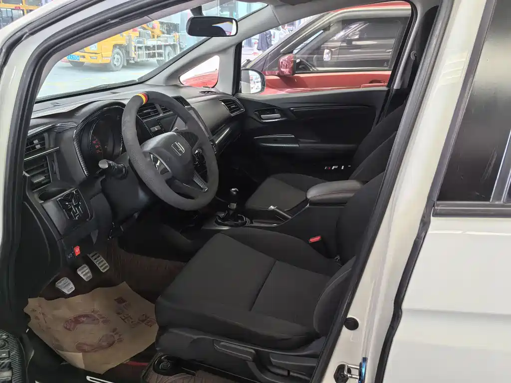 Fit 2018 1.5L manual comfort version купить на сайте DeffCars