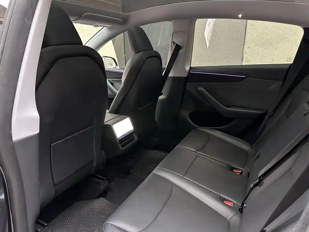 Model Y 2025 rear-wheel drive version купить на сайте DeffCars