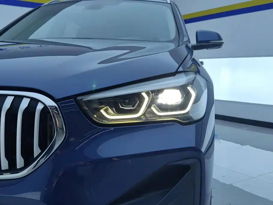 BMW X1 2022 sDrive25Li Leading купить на сайте DeffCars