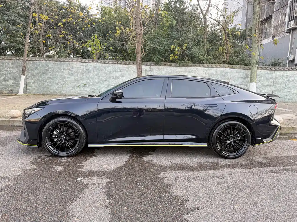 Changan UNI-V 2023 2.0T Speed ​​Edition купить на сайте DeffCars