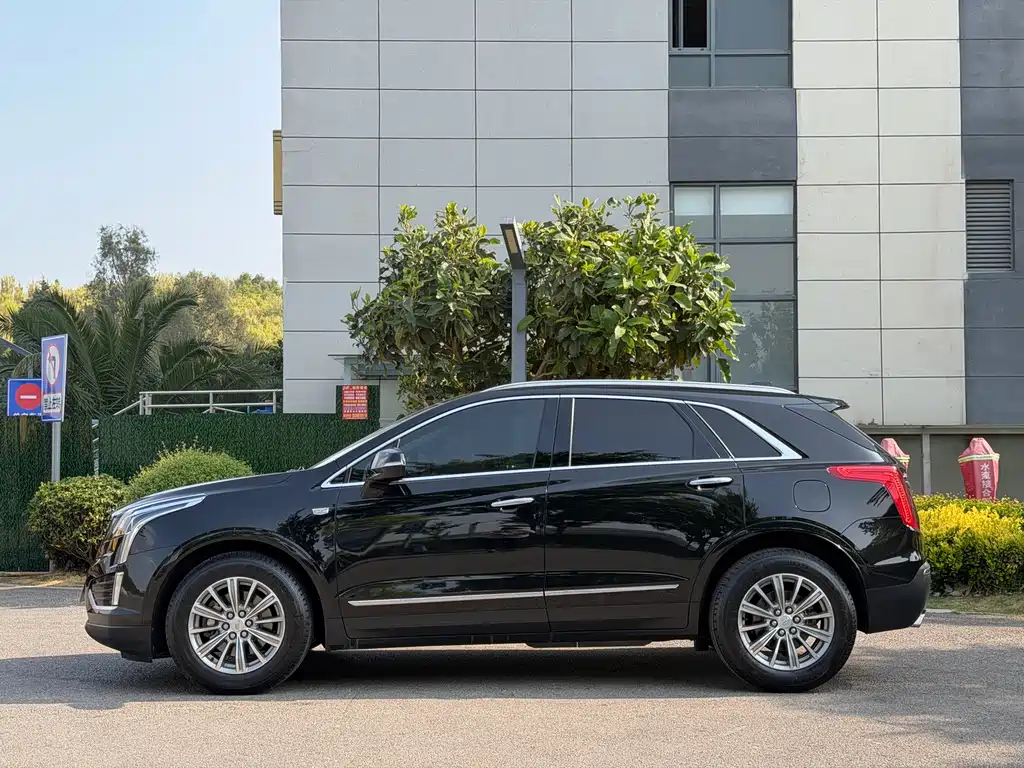Cadillac XT5 2018 25T luxury model купить на сайте DeffCars