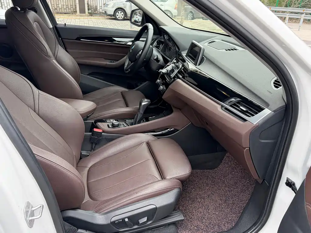 BMW X1 2018 sDrive18Li Exclusive Model купить на сайте DeffCars