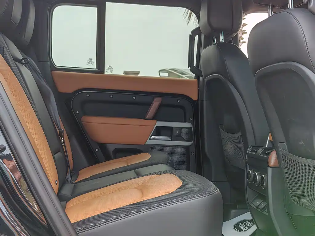 Land Rover Defender 2024 110 3.0T P400 X-DYNAMIC HSE купить на сайте DeffCars