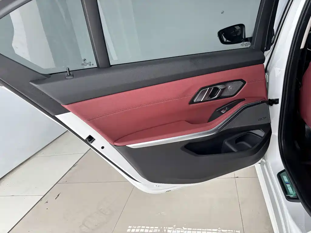 BMW 3 Series 2026 330Li M Sports Night Package купить на сайте DeffCars