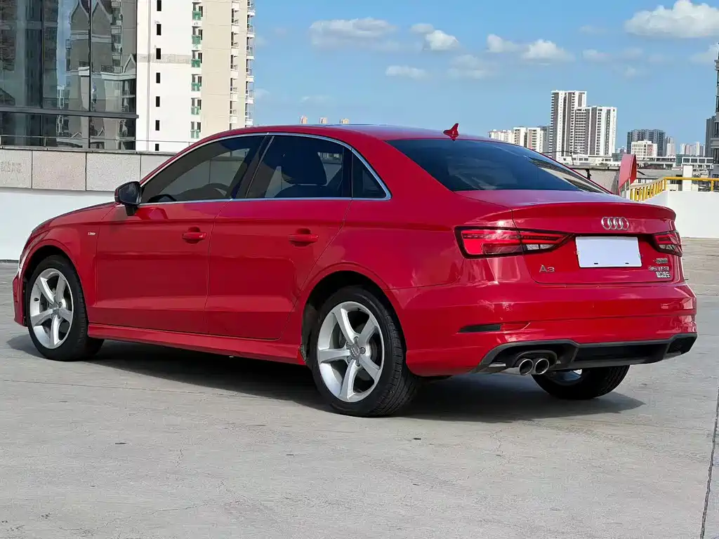 Audi A3 2018 30th Anniversary Limousine 35 TFSI Fashion купить на сайте DeffCars