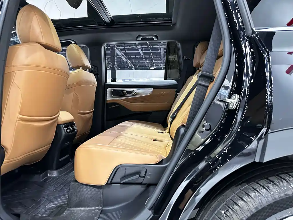 Trumpchi GS8 2025 Pilot Series 2.0TGDI two-wheel drive luxury version 5 seats купить на сайте DeffCars