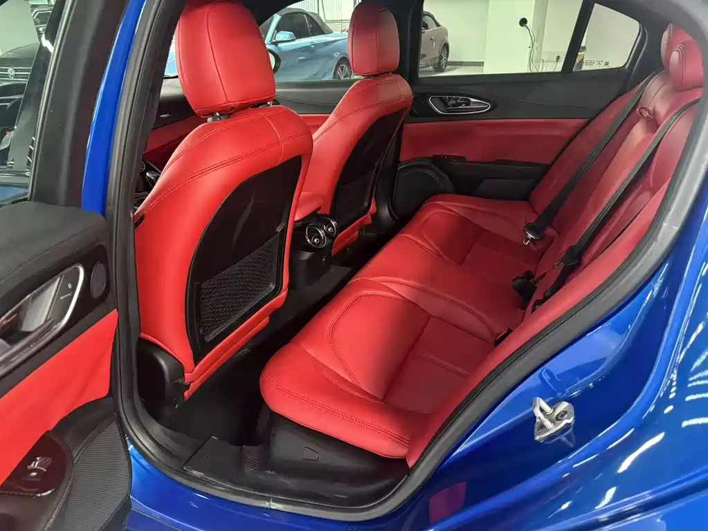 Giulia 2017 2.0T 280HP Luxury Edition купить на сайте DeffCars