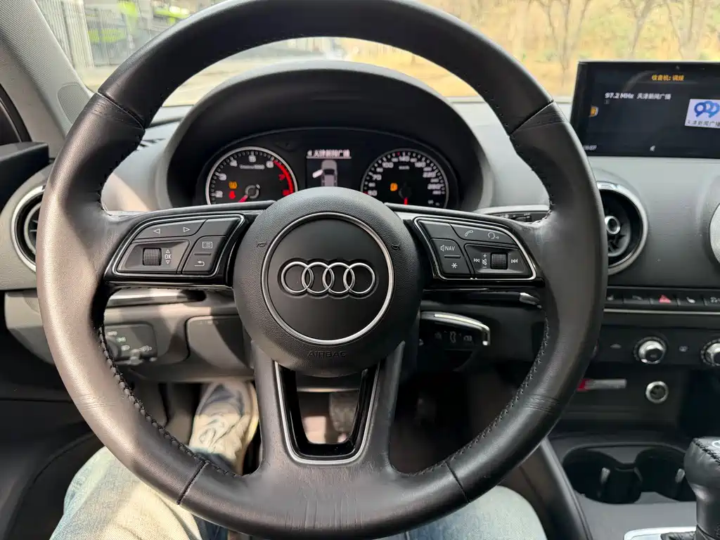 Audi A3 2018 30th Anniversary Limousine 35 TFSI Fashion купить на сайте DeffCars