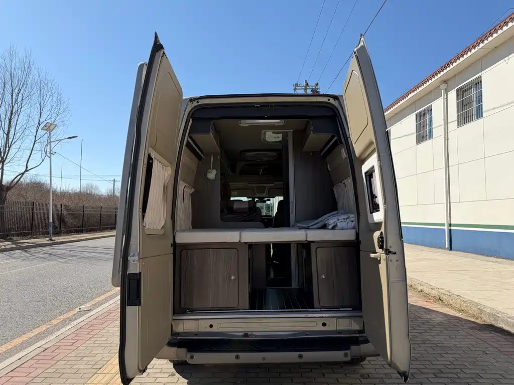 New generation Transit 2016 2.2T long-axle 6-seater high-roof multi-purpose vehicle купить на сайте DeffCars