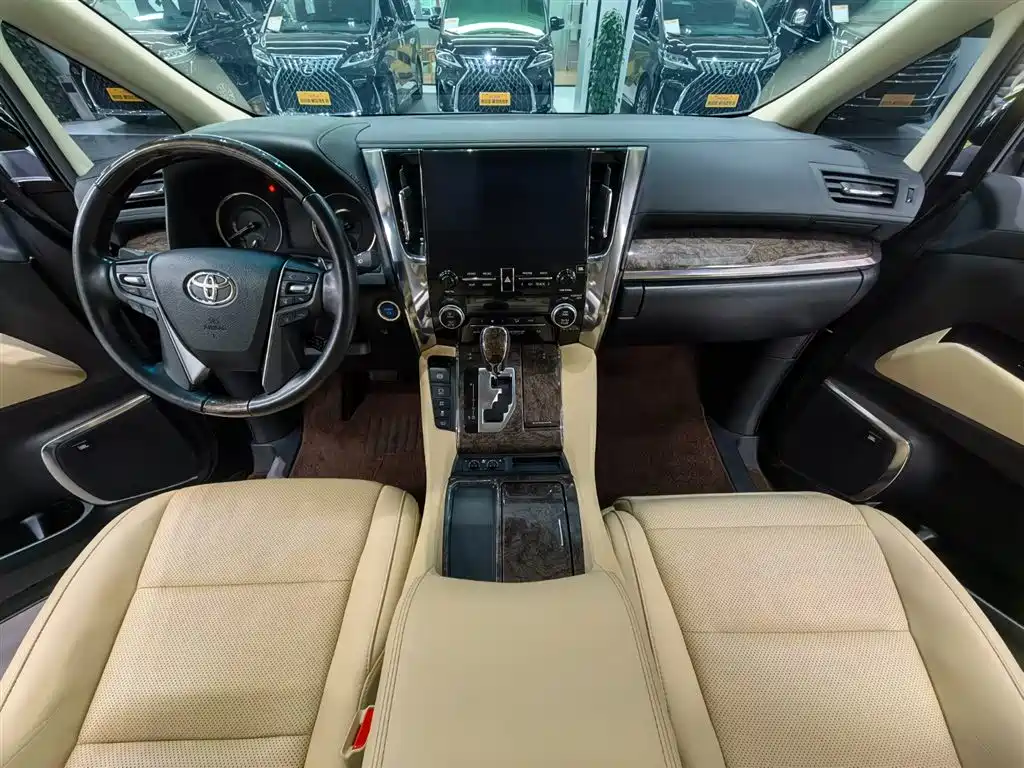 Wilfa 2021 Crown Dual Engine 2.5L HV Premium Edition купить на сайте DeffCars