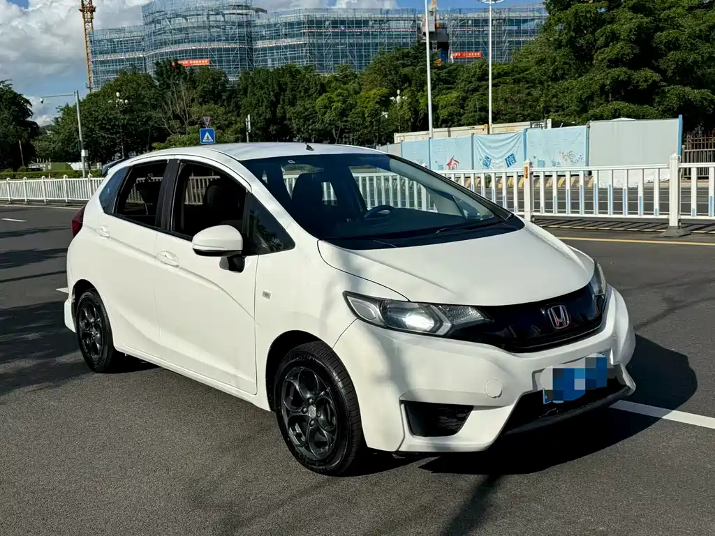 Fit 2014 1.5L LX CVT comfort model купить на сайте DeffCars