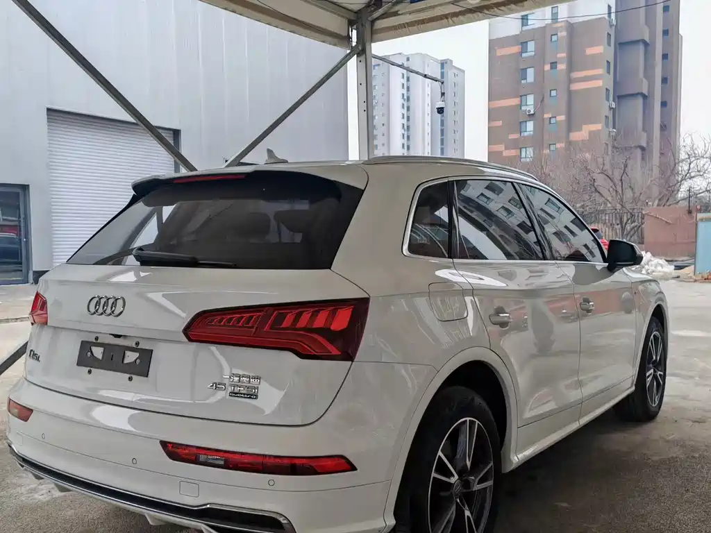 Audi Q5L 2018 45 TFSI Exclusive Fashion Model National VI купить на сайте DeffCars