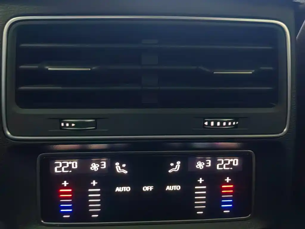 Audi Q7 2022 55 TFSI quattro S line sports купить на сайте DeffCars