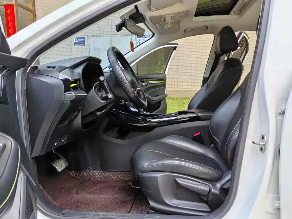 Roewe i5 2021 1.5L CVT Diamond Edition купить на сайте DeffCars