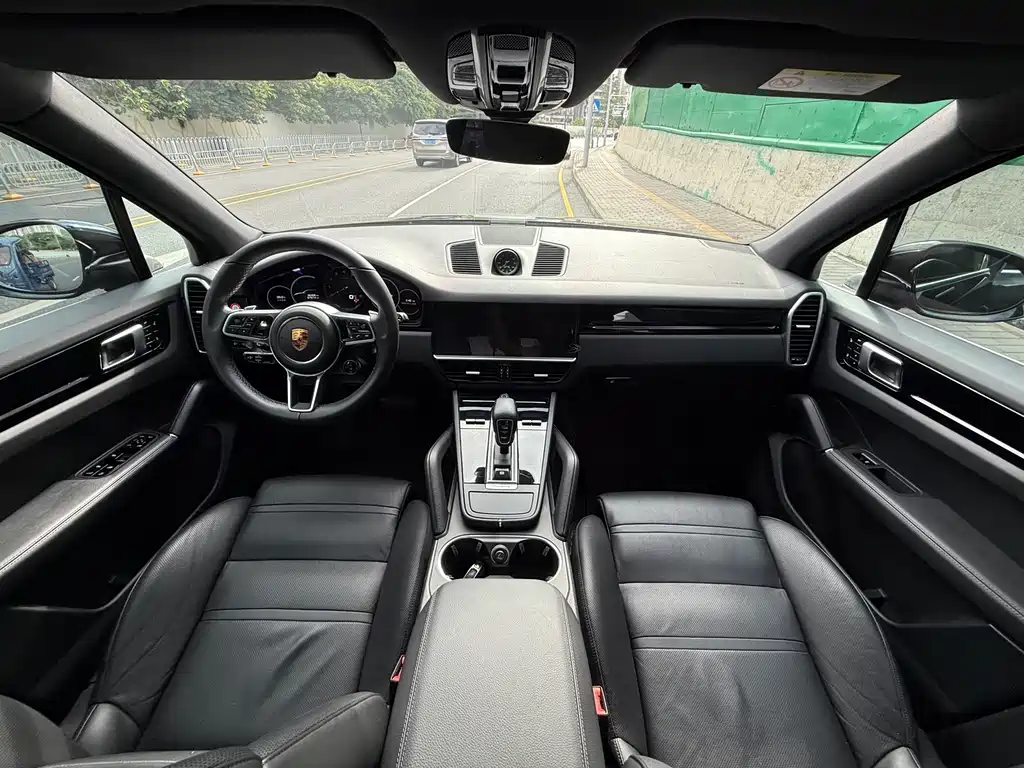 Cayenne New Energy 2019 Cayenne E-Hybrid 2.0T купить на сайте DeffCars