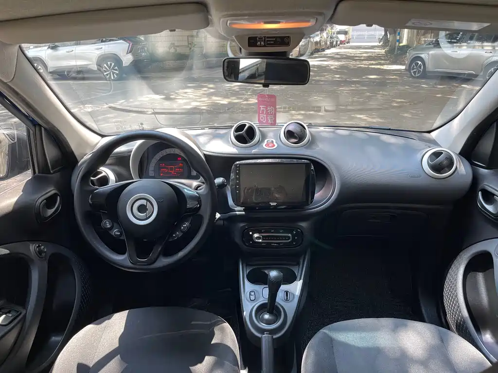 smart forfour 2018 1.0L 52kW smart version купить на сайте DeffCars