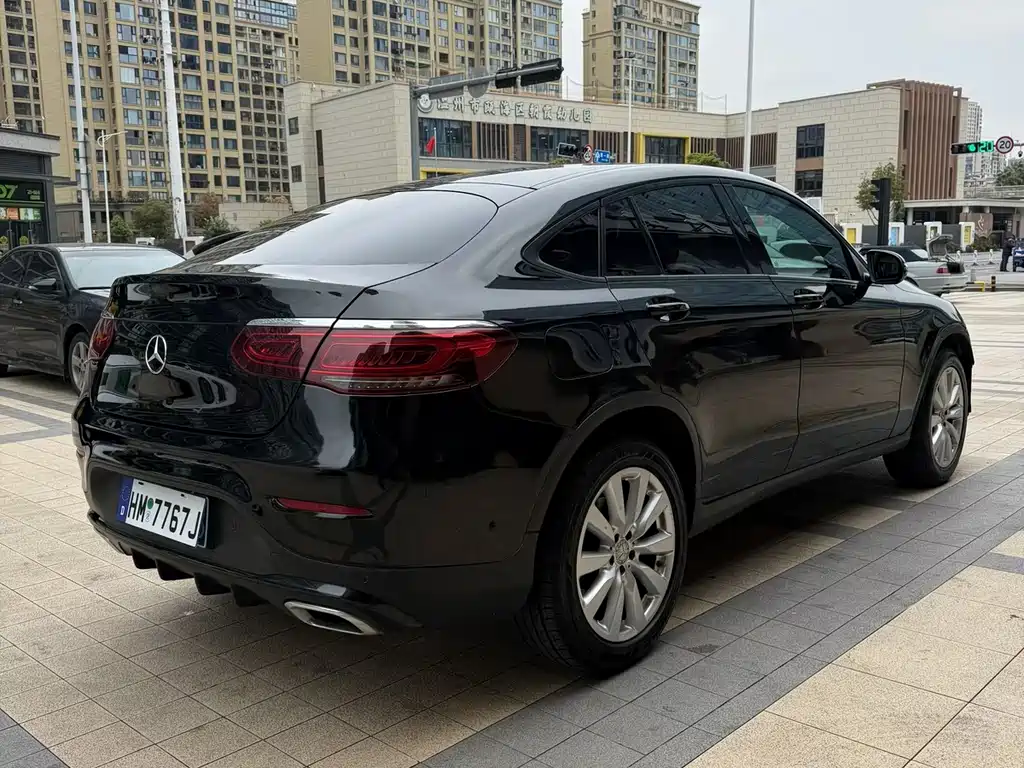 Mercedes-Benz GLC Coupe 2021 GLC 260 4MATIC Coupe SUV купить на сайте DeffCars