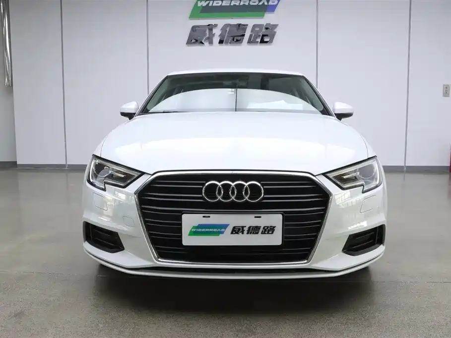 Audi A3 2018 30th Anniversary Limousine 35 TFSI Enterprising купить на сайте DeffCars