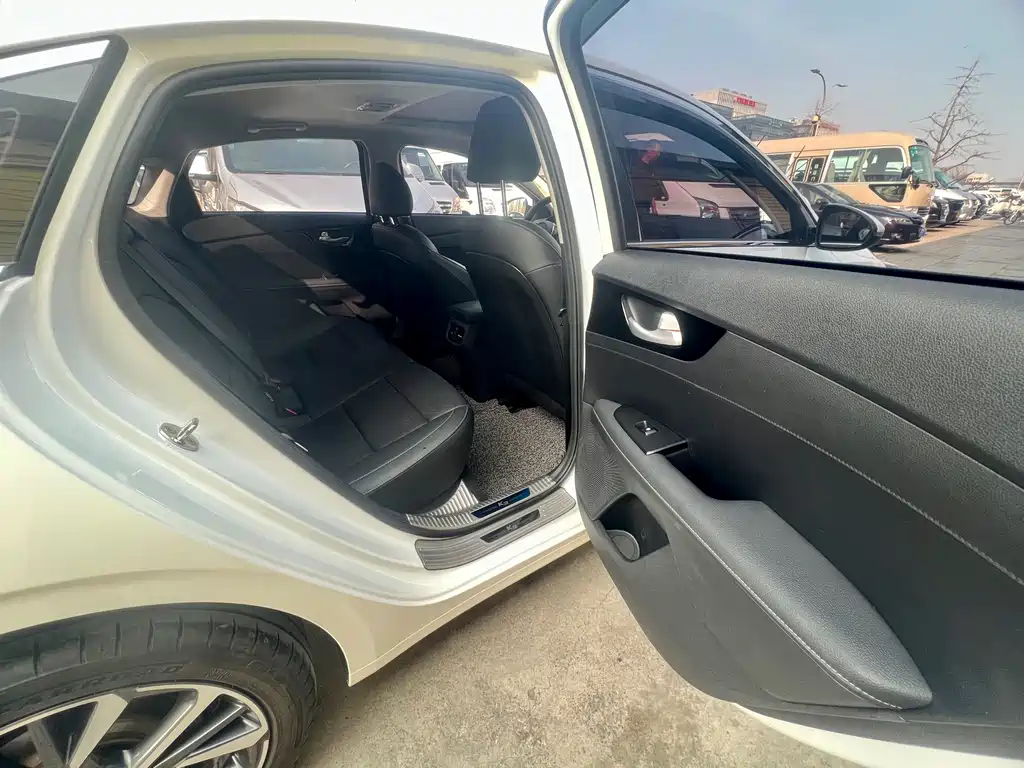 Kia K3 2020 1.5L CVT Fashion Edition купить на сайте DeffCars