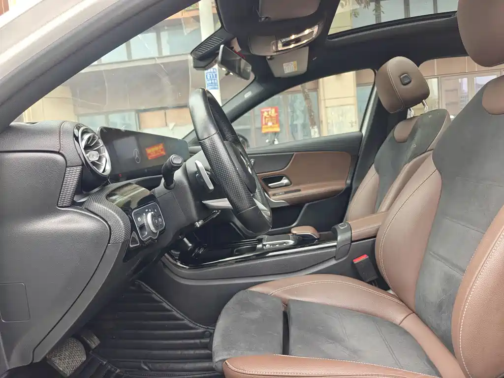 Mercedes-Benz A-Class 2020 Facelift A 200 L Sports Sedan Fashionable купить на сайте DeffCars