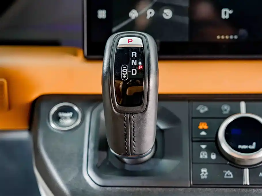 Land Rover Defender 2024 110 3.0T P400 X-DYNAMIC HSE купить на сайте DeffCars