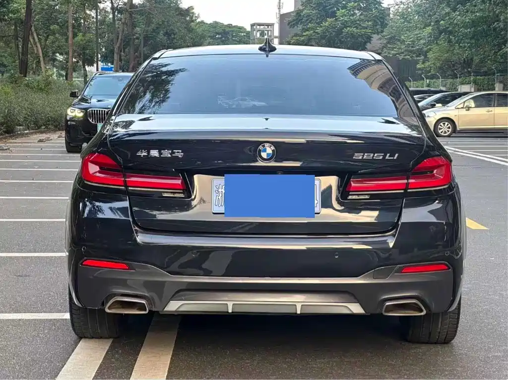 BMW 5 Series 2022 525Li M Sports Package купить на сайте DeffCars