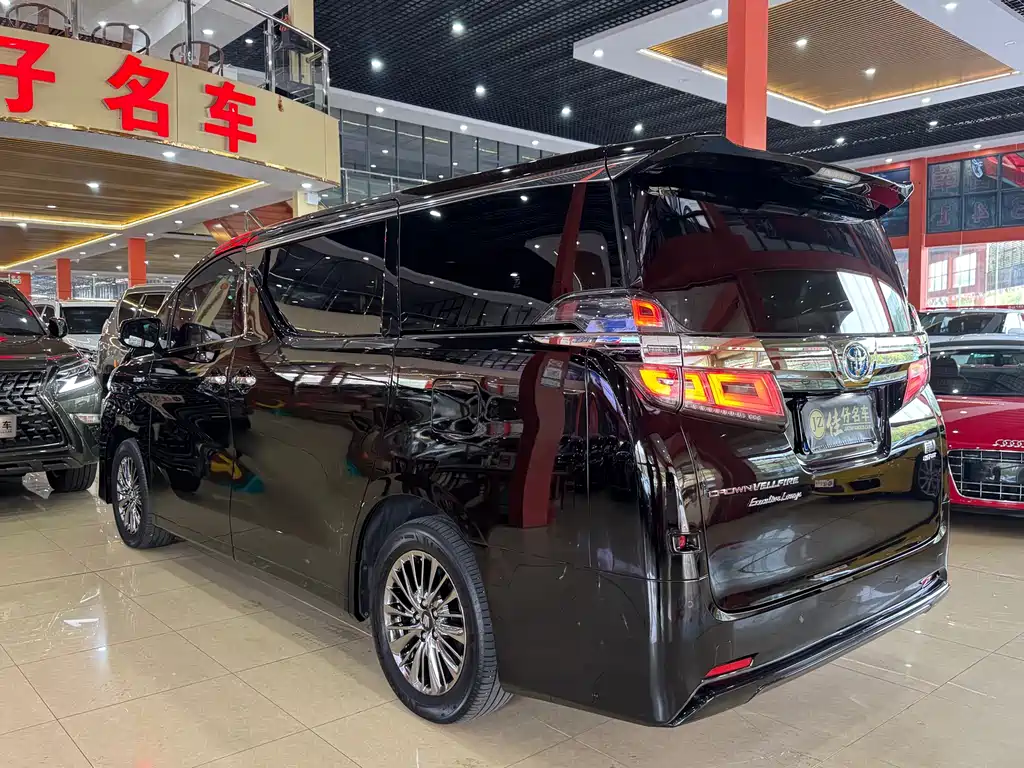 Wilfa 2021 Crown Dual Engine 2.5L HV Premium Edition купить на сайте DeffCars