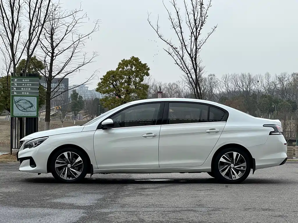 Peugeot 408 2019 360THP Automatic Deluxe Edition National VI купить на сайте DeffCars