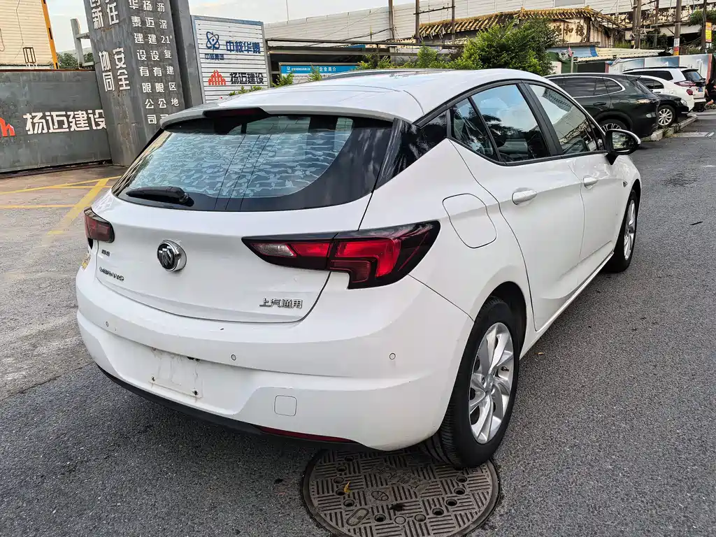 Weilan 2016 Hatchback 15S Automatic Leading Type купить на сайте DeffCars