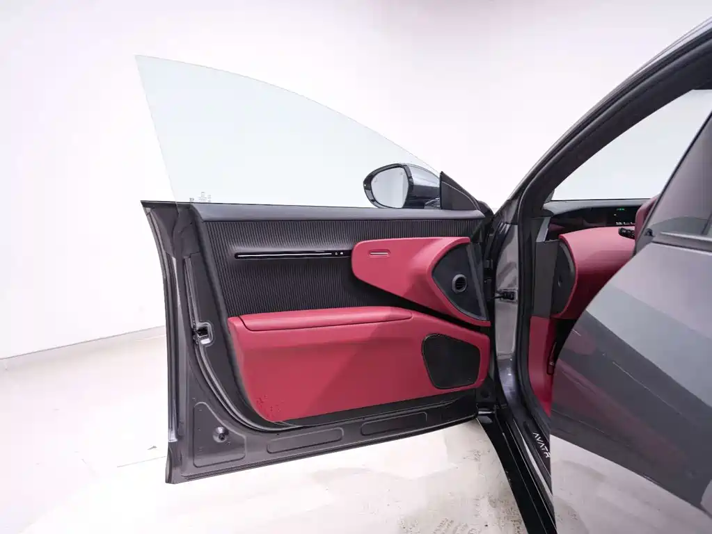 Avita 12 2025 facelift Ultra range extended version купить на сайте DeffCars