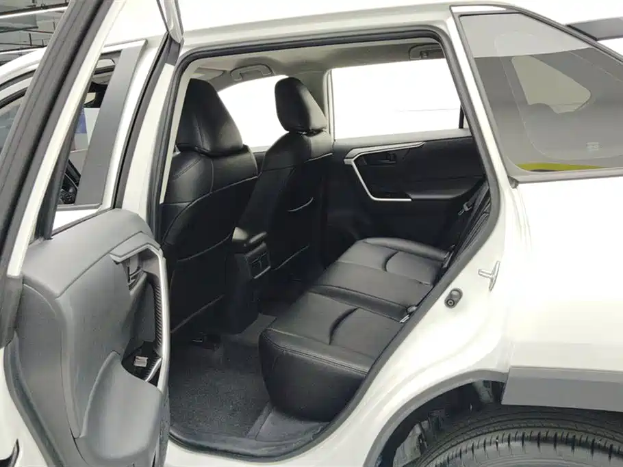 RAV4 Rongfang 2024 2.0L CVT two-wheel drive urban version купить на сайте DeffCars