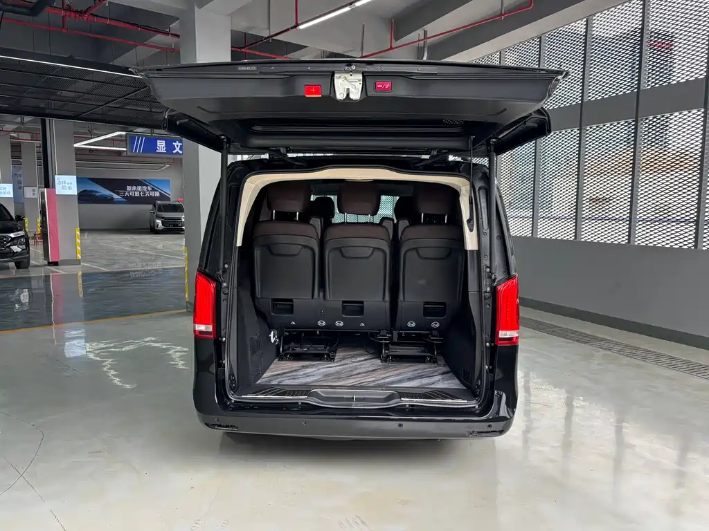 Mercedes-Benz V-Class 2022 V 260 L Long Wheelbase Premium Edition купить на сайте DeffCars