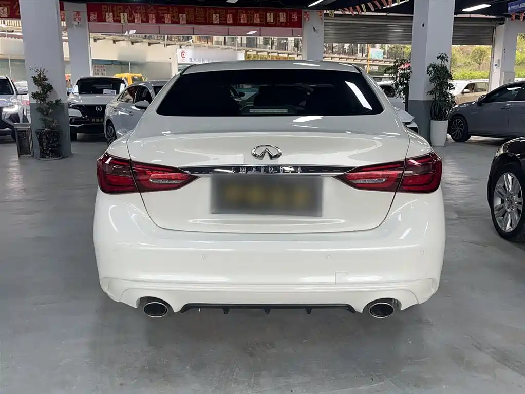Infiniti Q50L 2018 2.0T Premium Edition National VI купить на сайте DeffCars