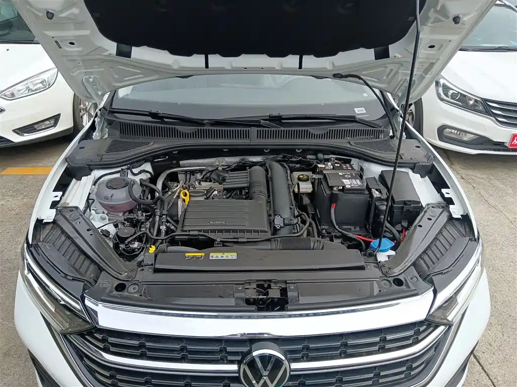 Sagitar 2025 facelift 200TSI DSG flyover version купить на сайте DeffCars