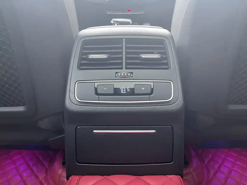 Audi A4L 2023 40 TFSI luxury and dynamic model купить на сайте DeffCars