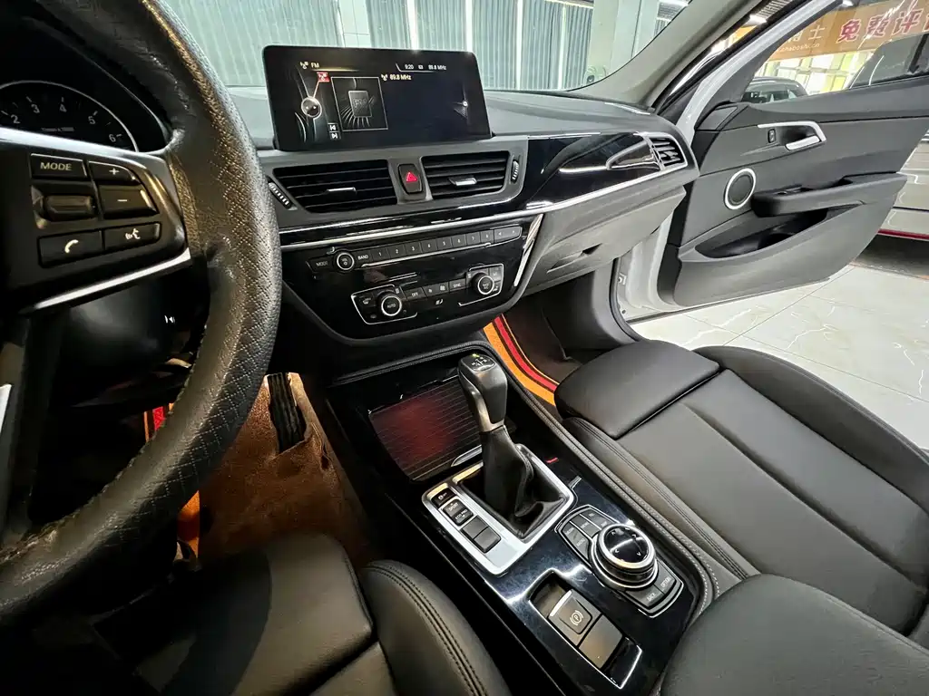 BMW 1 Series 2017 118i Design Package купить на сайте DeffCars