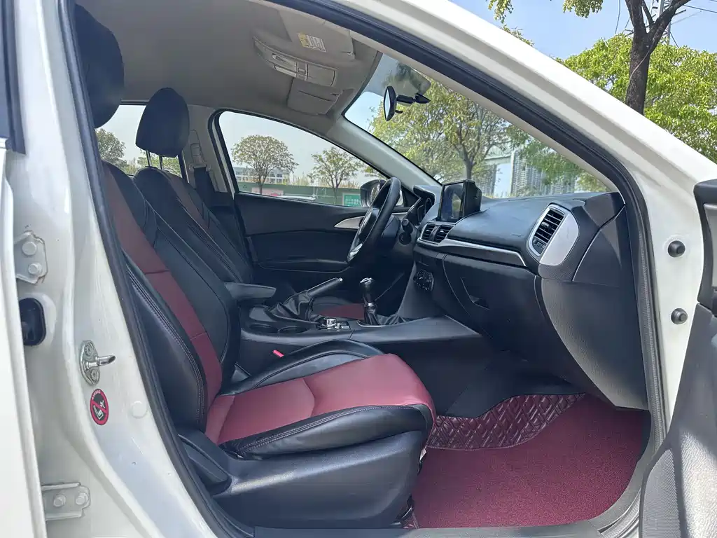 Mazda3 Angkesela 2017 Sedan 1.5L Manual Comfort Type National VI купить на сайте DeffCars