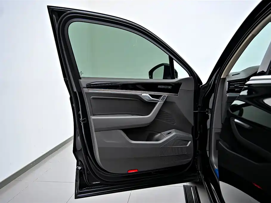 Touareg 2023 3.0TSI Ruixiang Edition Classic Sports Package купить на сайте DeffCars