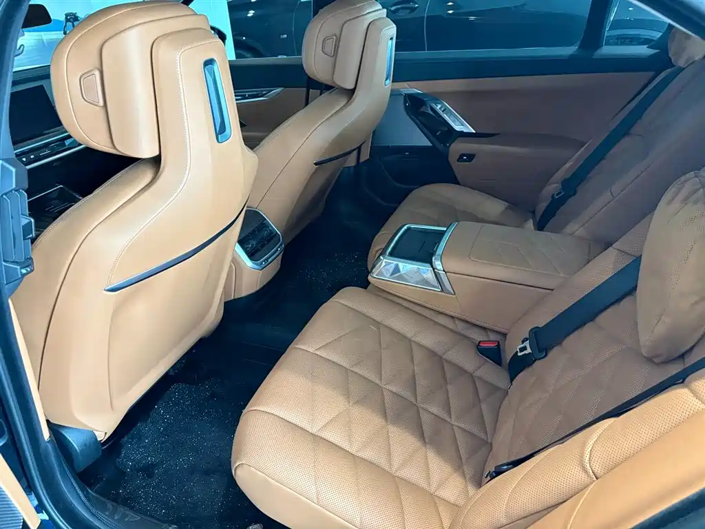 BMW 7 Series 2023 735Li M Sports Package купить на сайте DeffCars